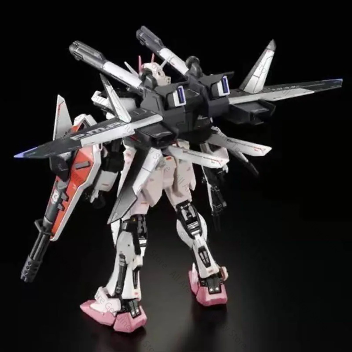 В наличии: Коллекционные фигур – обзор и цена Bandai Model Gundam Rg
